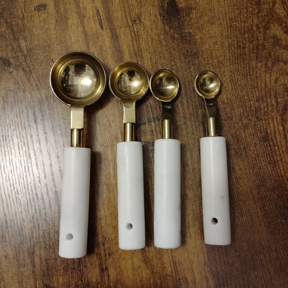 Gold and White Measuring Spoon Set